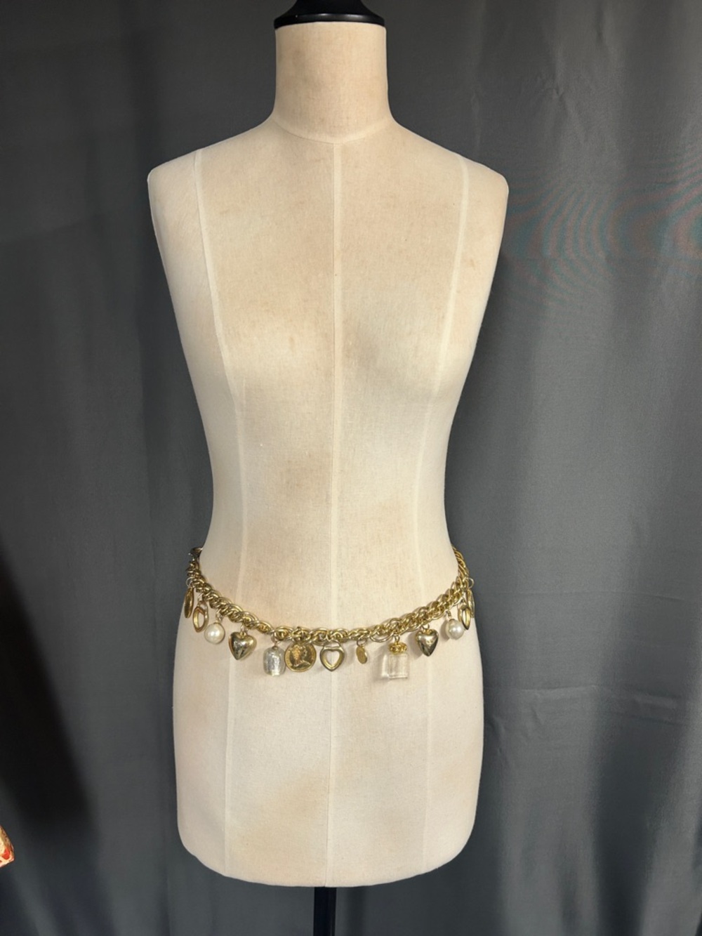 Great 80s gold tone charm belt